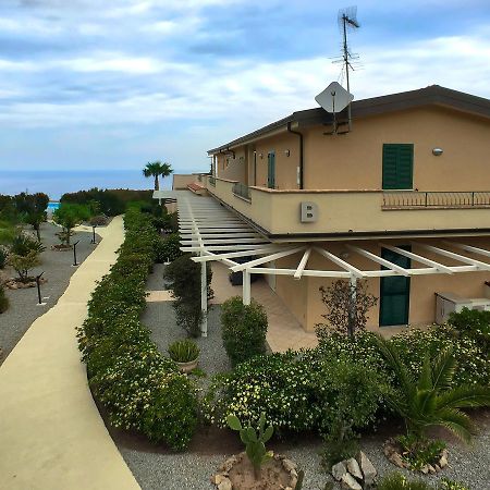 Chic Apartment In Parghelia Italy Buitenkant foto