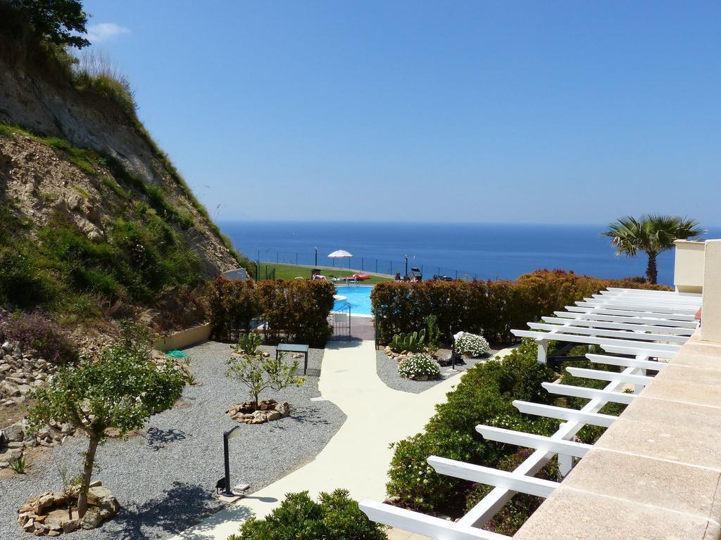 Chic Apartment In Parghelia Italy Buitenkant foto