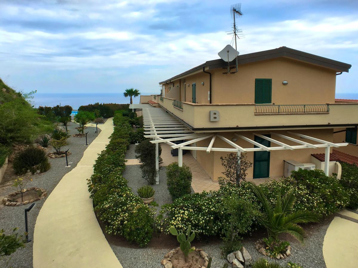 Chic Apartment In Parghelia Italy Buitenkant foto